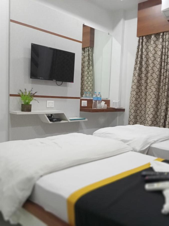 Hotel Fun City Navsari Exterior photo