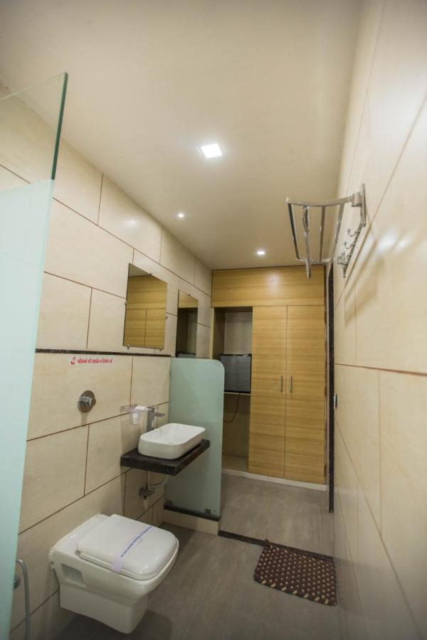 Hotel Fun City Navsari Exterior photo